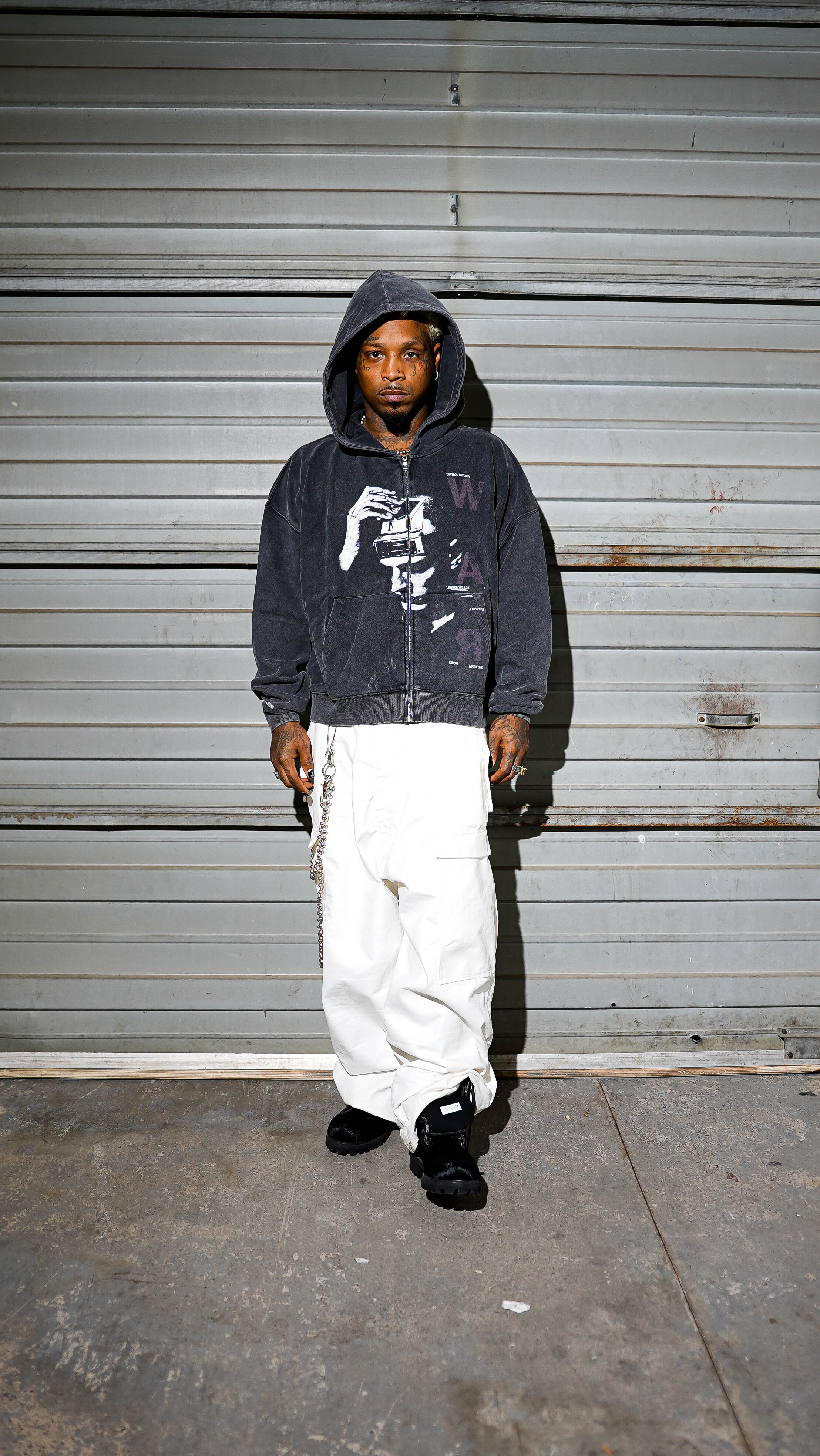WAR ZIP HOODIE